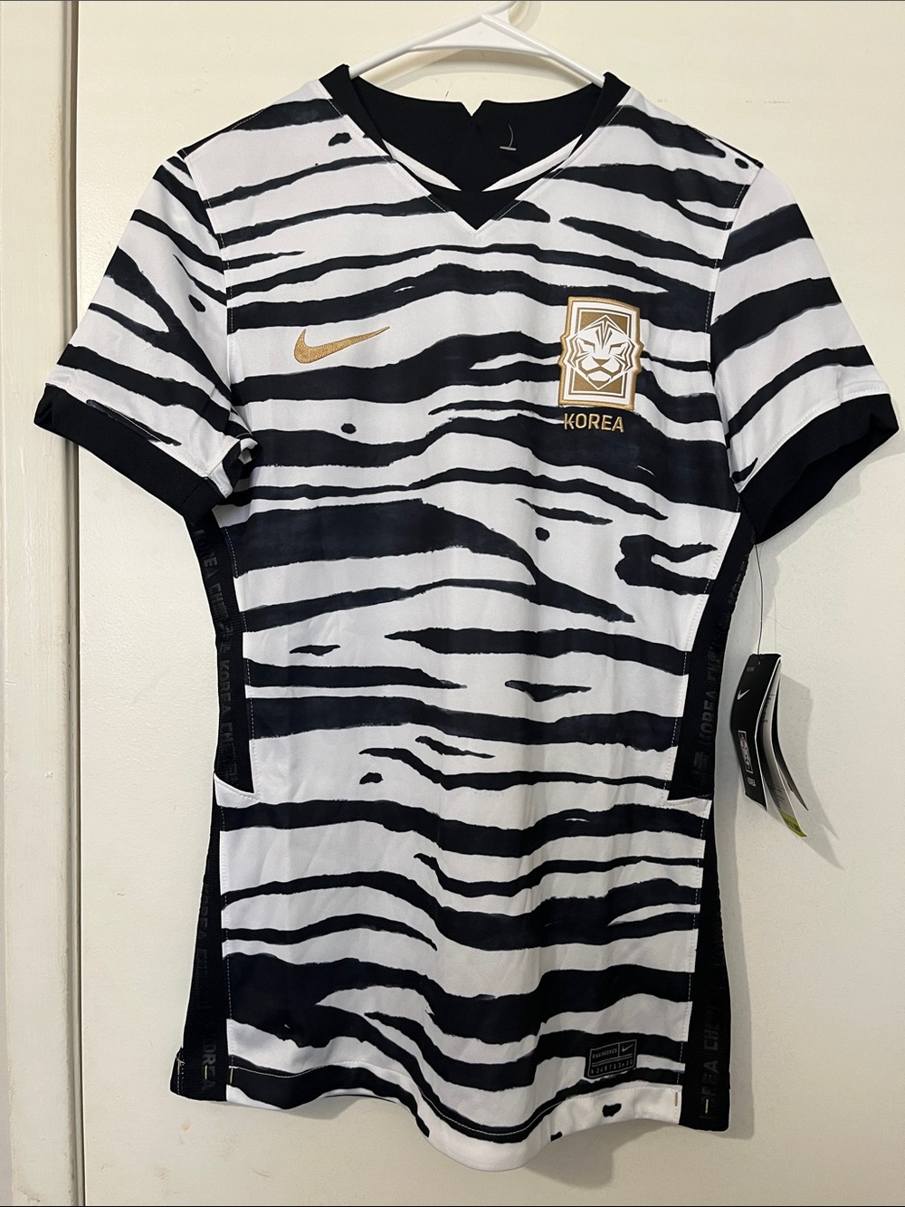 Nike White & Black Stripe Korea Soccer Jersey with Gold Accents Size S